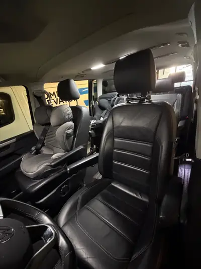 VW T6.1 2.0 TDI 204 Comfortline — Van 7 places, motorisation puissante et fiable — intérieur