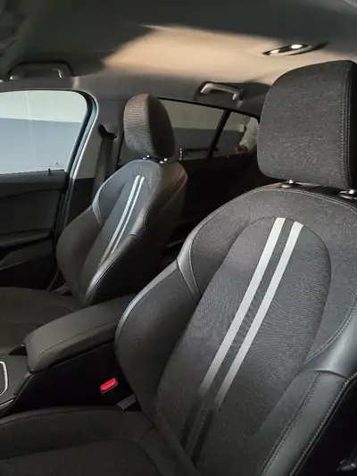 BMW 120d xDrive — Berline diesel performante, traction intégrale, expertisée — Miniature 8