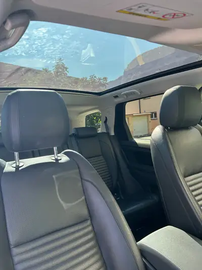 Land Rover Discovery Sport 2.0 TD4 180 — SUV 7 places robuste, diesel efficient — dashboard