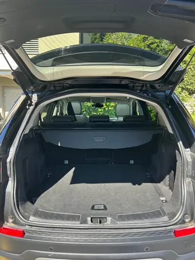 Land Rover Discovery Sport 2.0 TD4 180 — SUV 7 places robuste, diesel efficient — detail