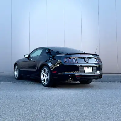 Ford Mustang 5.0 — Muscle car légendaire, boîte manuelle, 420 ch — Miniature 7