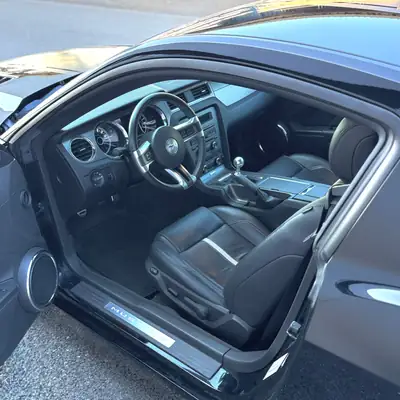 Ford Mustang 5.0 — Muscle car légendaire, boîte manuelle, 420 ch — Miniature 10
