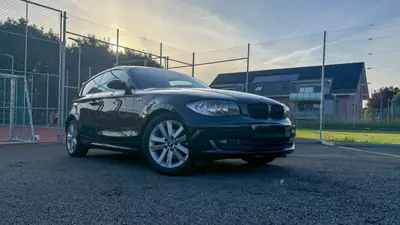 BMW 120i — Sportive compacte fiable, 171 000 km, entretien optimal — exterior view