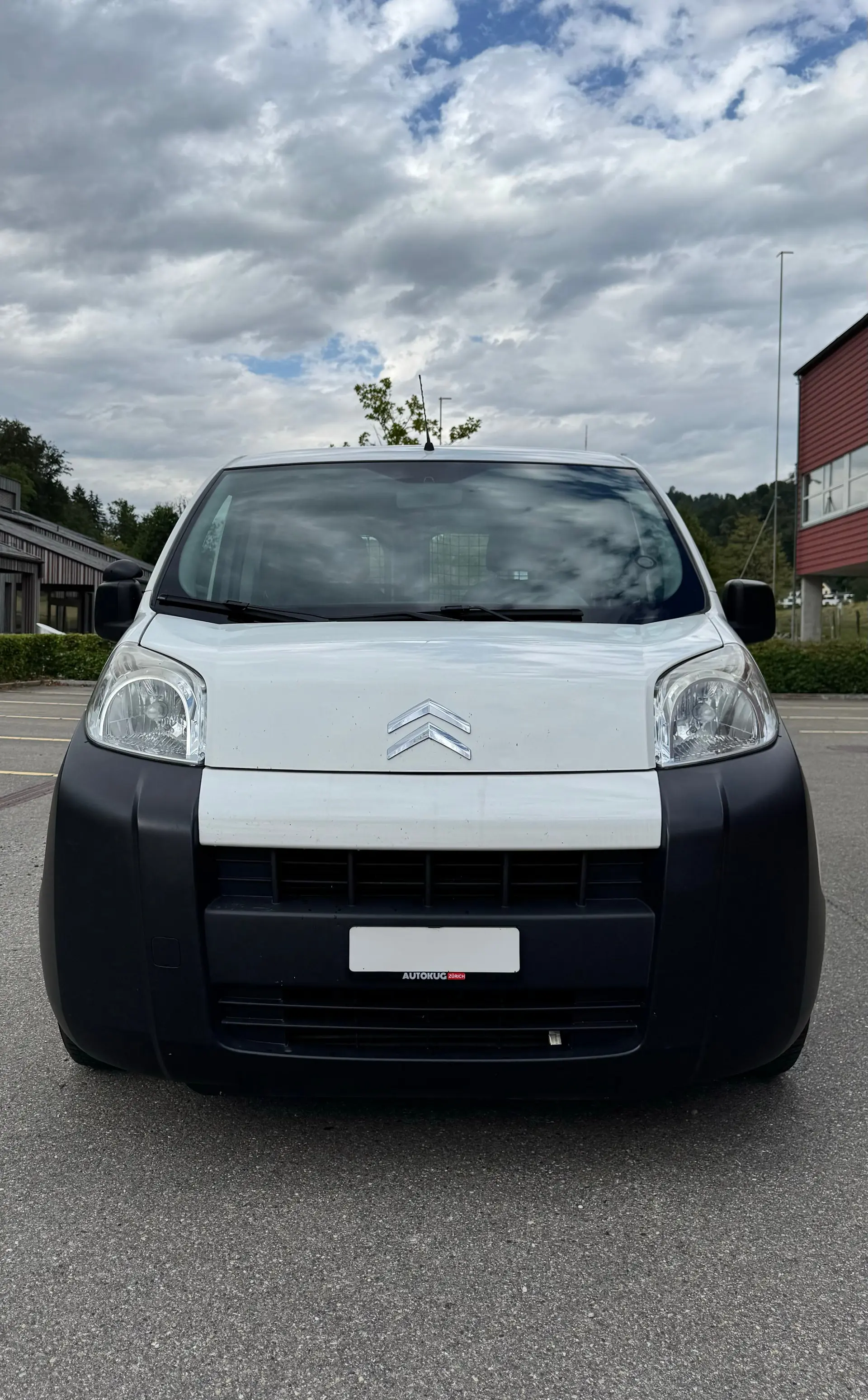 Citroën Nemo 1.3 HDi 75 — Utilitaire compact diesel, attelage fixe, révision faite — Außenansicht
