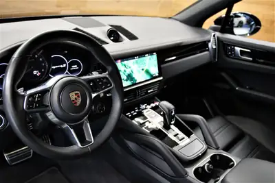 Porsche Cayenne 2.9 V6 S — SUV premium 440 ch, entretien récent, kilométrage autoroute — rear view