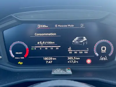Audi A1 1.0 30 TFSI Attraction 2024 — Citadine agile, faible kilométrage et consommation maîtrisée — vue extérieure