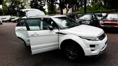 Range Rover Evoque 2.0 Si4 Dynamic — SUV compact premium, 4 roues motrices, entretien suivi — Miniature 14