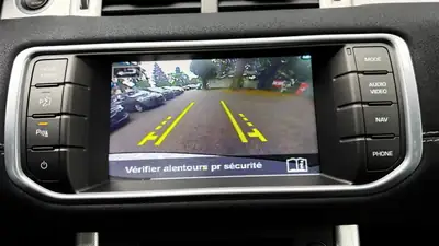 Range Rover Evoque 2.0 Si4 Dynamic — SUV compact premium, 4 roues motrices, entretien suivi — Miniature 16