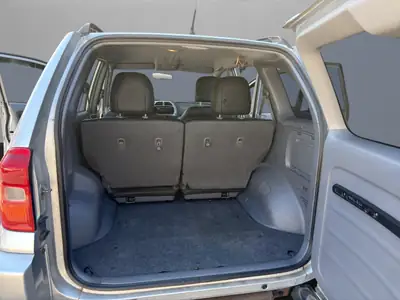 Toyota RAV-4 2.0 16V Linea Terra — SUV fiable des années 2000, attelage 1500 kg — Miniature 18