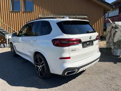 BMW X5 xDrive45e M Sport — Hybride rechargeable, batterie 97%, première main — fianco