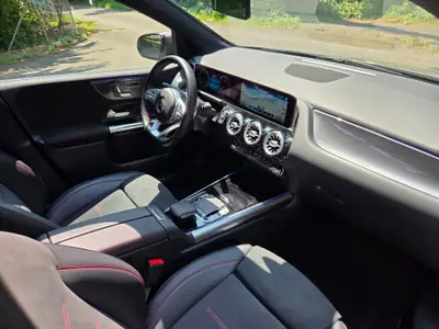 Mercedes-Benz B 200 AMG Line — Compacte premium avec toit panoramique, 55 000 km — Miniatura 8