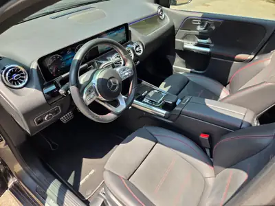 Mercedes-Benz B 200 AMG Line — Compacte premium avec toit panoramique, 55 000 km — Miniatura 7