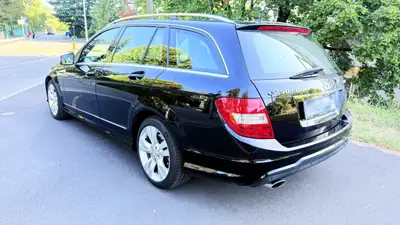 Mercedes-Benz C 250 CDI Avantgarde — Break 4Matic, 204 ch diesel fiable — tableau de bord