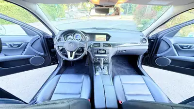 Mercedes-Benz C 250 CDI Avantgarde — Break 4Matic, 204 ch diesel fiable — Miniature 9