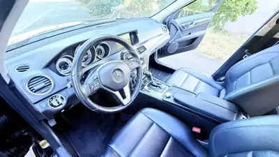 Mercedes-Benz C 250 CDI Avantgarde — Break 4Matic, 204 ch diesel fiable — Miniature 11