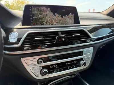 BMW 730d xDrive M-PACK — Berline prestige diesel, sans accident, garantie 2 ans — Miniature 15