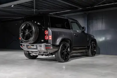 Land Rover Defender 90 V8 5.0 Carpathian Edition — Le SUV légendaire en version haute performance — Miniature 7