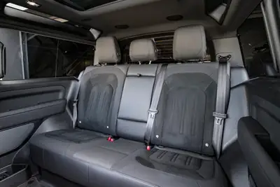 Land Rover Defender 90 V8 5.0 Carpathian Edition — Le SUV légendaire en version haute performance — Miniature 12