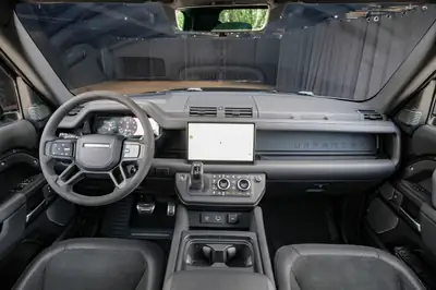 Land Rover Defender 90 V8 5.0 Carpathian Edition — Le SUV légendaire en version haute performance — Miniature 15