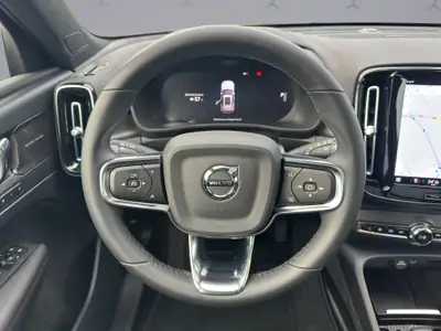 Volvo XC40 P8 Twin Ultimate AWD — SUV électrique haute performance, 37'000 km — Miniature 16