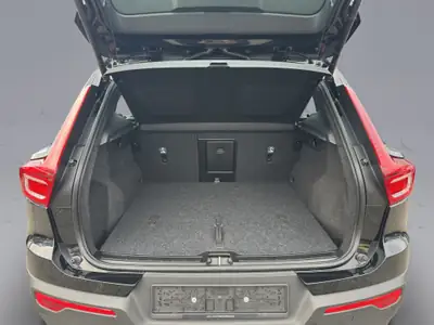Volvo XC40 P8 Twin Ultimate AWD — SUV électrique haute performance, 37'000 km — Miniature 20