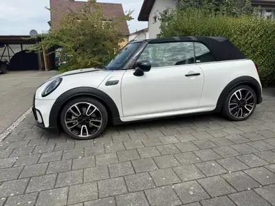 MINI Cabrio 2.0i Cooper S — Cabriolet sportif blanc, 28 600 km, transmission semi-auto — Innenraum
