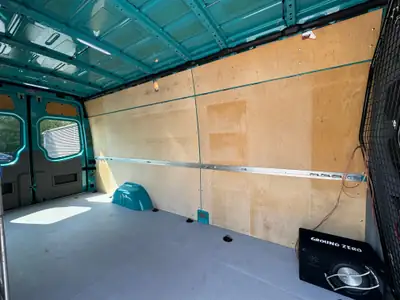 Mercedes-Benz Sprinter 315 CDI — Utilitaire fiable, 32'000 km, moteur diesel performant — Detail