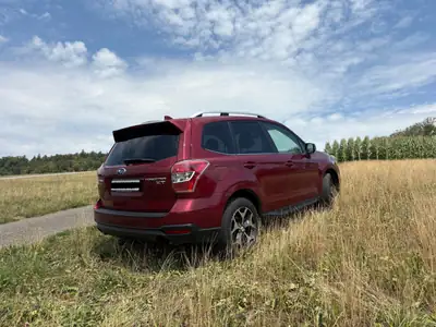Subaru Forester 2.0 XT Luxury — SUV Turbo polyvalent, traction intégrale et faible kilométrage — Heckansicht