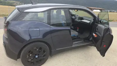 BMW i3 E-Motor 120 Ah — Citadine électrique premium, 124'000 km seulement — Innenraum