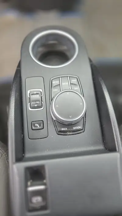 BMW i3 E-Motor 120 Ah — Citadine électrique premium, 124'000 km seulement — Miniatur 8