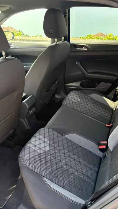 VW Polo 1.0 TSI R-Line DSG — Citadine dynamique, 42 500 km seulement — interior