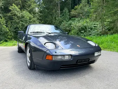 Porsche 928 S4 — Chef-d'œuvre des années 80, motorisation 5L surpuissante — Seitenansicht