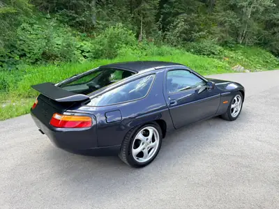 Porsche 928 S4 — Chef-d'œuvre des années 80, motorisation 5L surpuissante — Miniatur 9