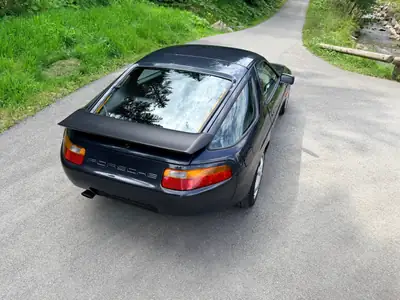 Porsche 928 S4 — Chef-d'œuvre des années 80, motorisation 5L surpuissante — Miniatur 11