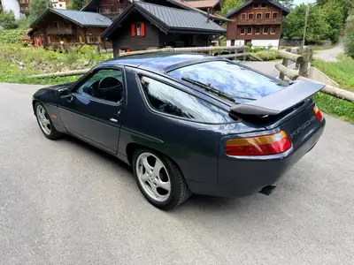 Porsche 928 S4 — Chef-d'œuvre des années 80, motorisation 5L surpuissante — Miniatur 14