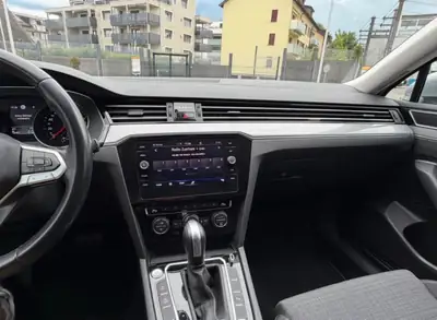Volkswagen Passat 2.0 TDI 150 Elegance DSG — Break fiable, 60 000 km seulement — Heckansicht