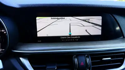 Alfa Romeo Stelvio 2.0 Executive Q4 — SUV performant, 109'000 km, transmission intégrale — Miniature 15