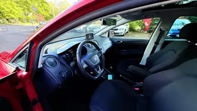 SEAT Ibiza SC 1.2 TSI — Citadine dynamique, 66 000 km, économe et fiable — Miniature 9