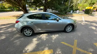 Mazda 3 1.5 16V Ambition Plus — Berline fiable, entretien à jour, 186000 km — côté