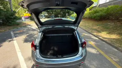 Mazda 3 1.5 16V Ambition Plus — Berline fiable, entretien à jour, 186000 km — Miniature 11