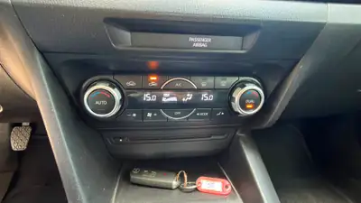 Mazda 3 1.5 16V Ambition Plus — Berline fiable, entretien à jour, 186000 km — Miniature 16