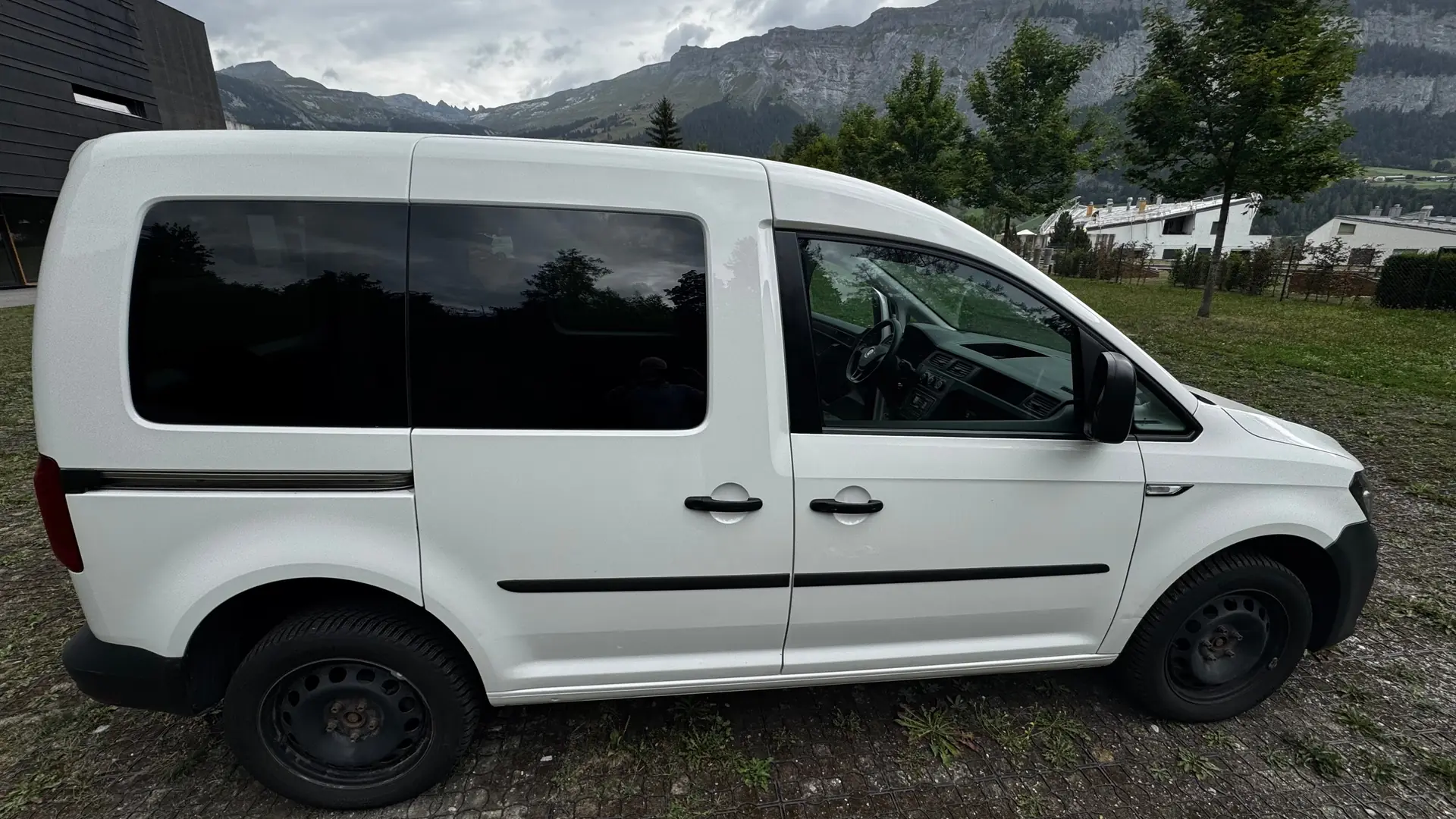 VW Caddy 2.0 TDI 122 4motion — Utilitaire polyvalent, transmission intégrale, faible kilométrage