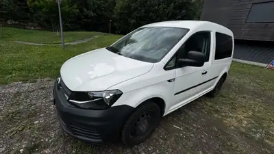 VW Caddy 2.0 TDI 122 4motion — Utilitaire polyvalent, transmission intégrale, faible kilométrage — fianco