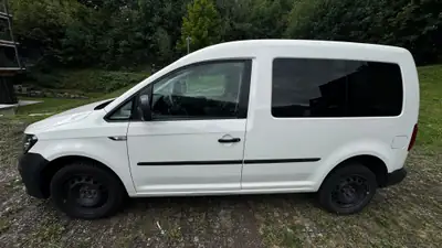 VW Caddy 2.0 TDI 122 4motion — Utilitaire polyvalent, transmission intégrale, faible kilométrage — interni