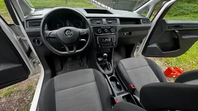 VW Caddy 2.0 TDI 122 4motion — Utilitaire polyvalent, transmission intégrale, faible kilométrage — dettaglio