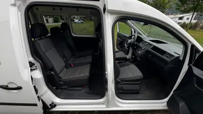 VW Caddy 2.0 TDI 122 4motion — Utilitaire polyvalent, transmission intégrale, faible kilométrage — Miniatura 7