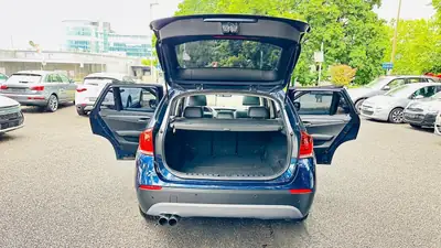 BMW X1 xDrive 20i Steptronic — SUV compact robuste, transmission automatique, disponible à l'export — Miniature 12