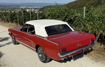 Ford Mustang 1964 1/2 Convertible 289 V8 — Légende américaine, état collectionnaire — Seitenansicht