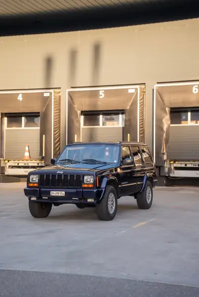 Jeep Cherokee 4.0 Limited — SUV authentique des années 90, fiable et spacieux — côté
