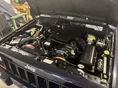 Jeep Cherokee 4.0 Limited — SUV authentique des années 90, fiable et spacieux — tableau de bord